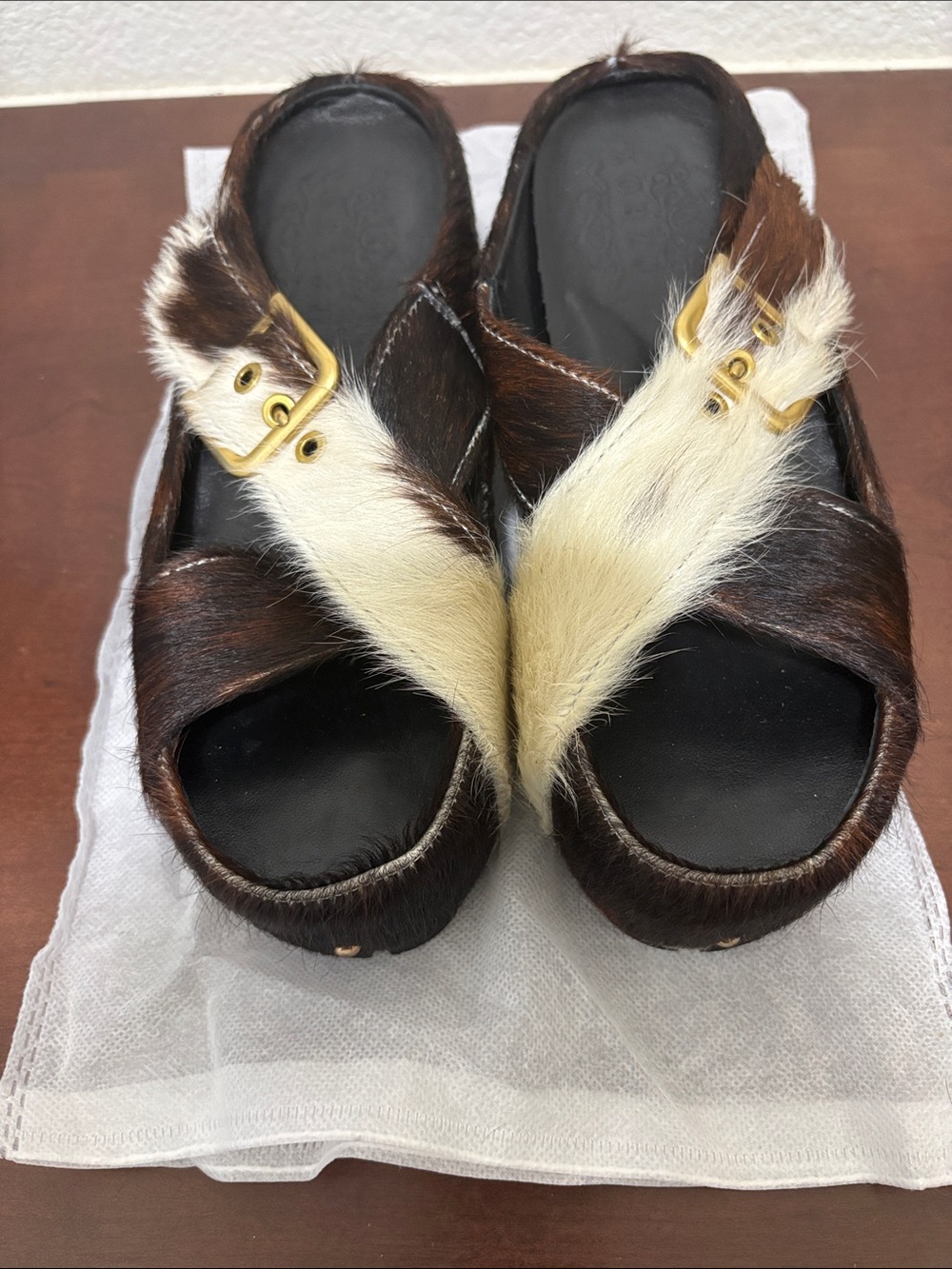 Source Unknown Brown and Cream Fur-Trim Platform Mules with Gold Accent